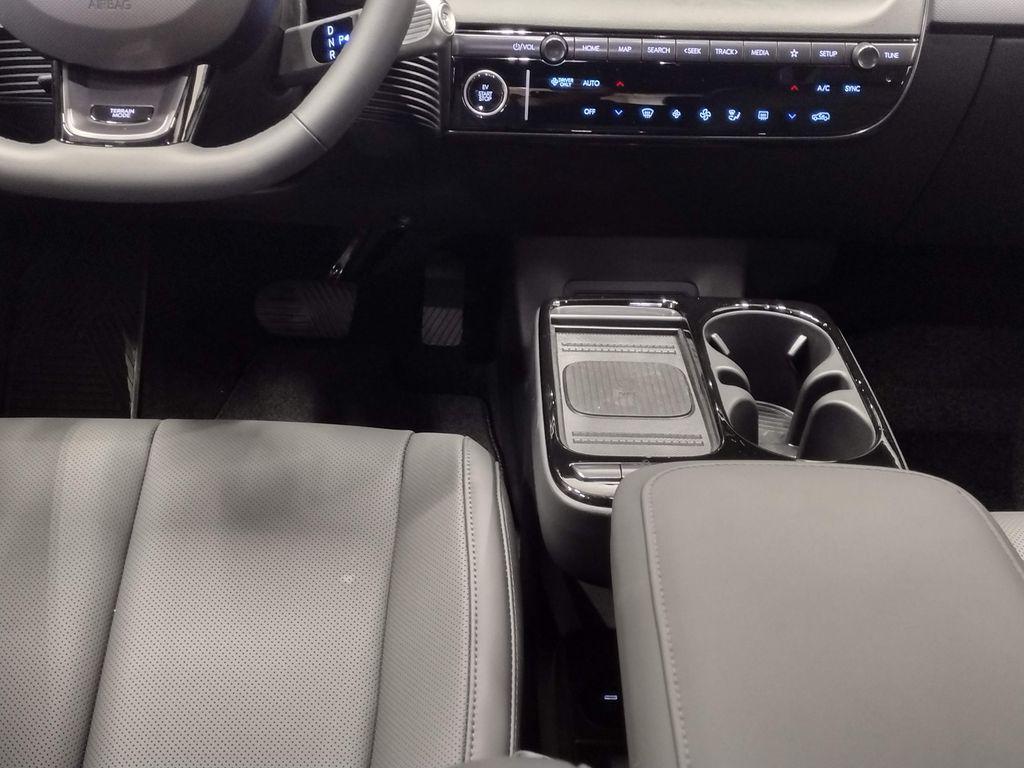 2025 Hyundai Ioniq 5 photo 38