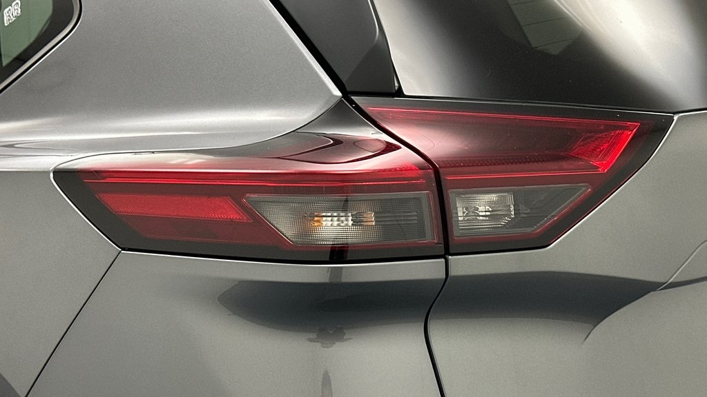 2026 Nissan Rogue SV photo 20