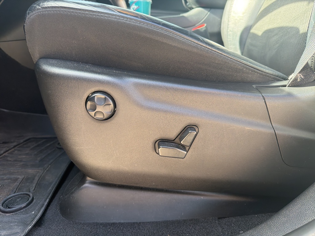 2021 Jeep Grand Cherokee Laredo X photo 3