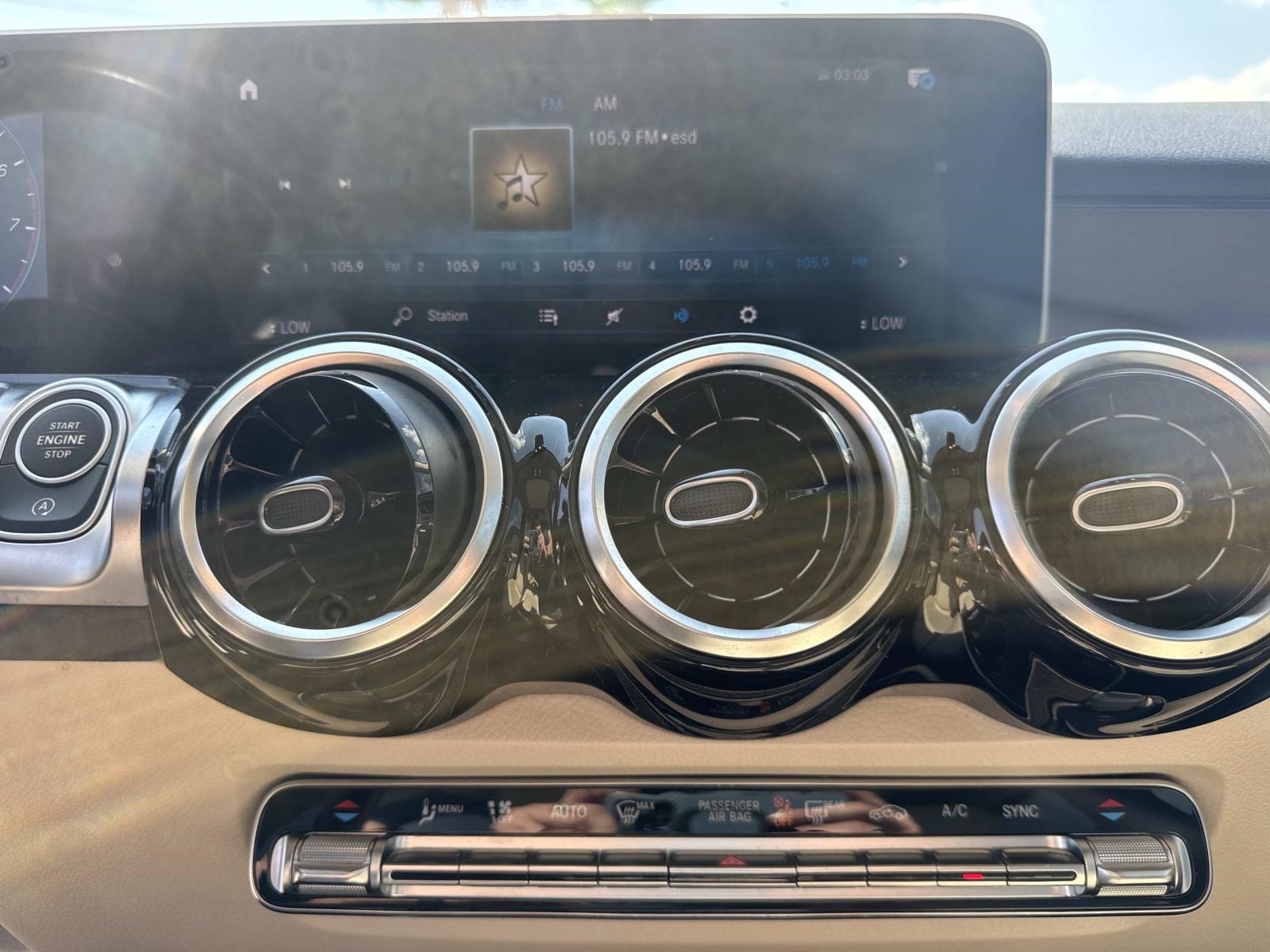 2020 Mercedes Benz GLB 250 photo 24