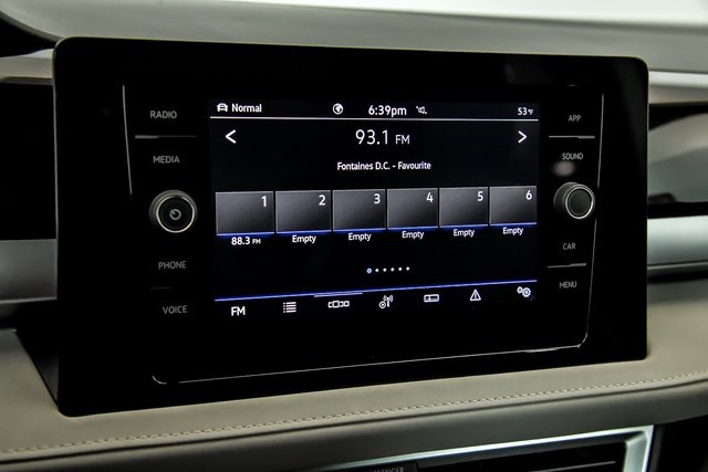 2025 Volkswagen Taos SE photo 12