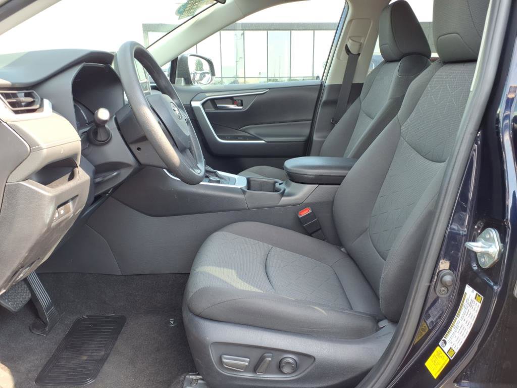 2024 Toyota RAV4 Hybrid XLE photo 5