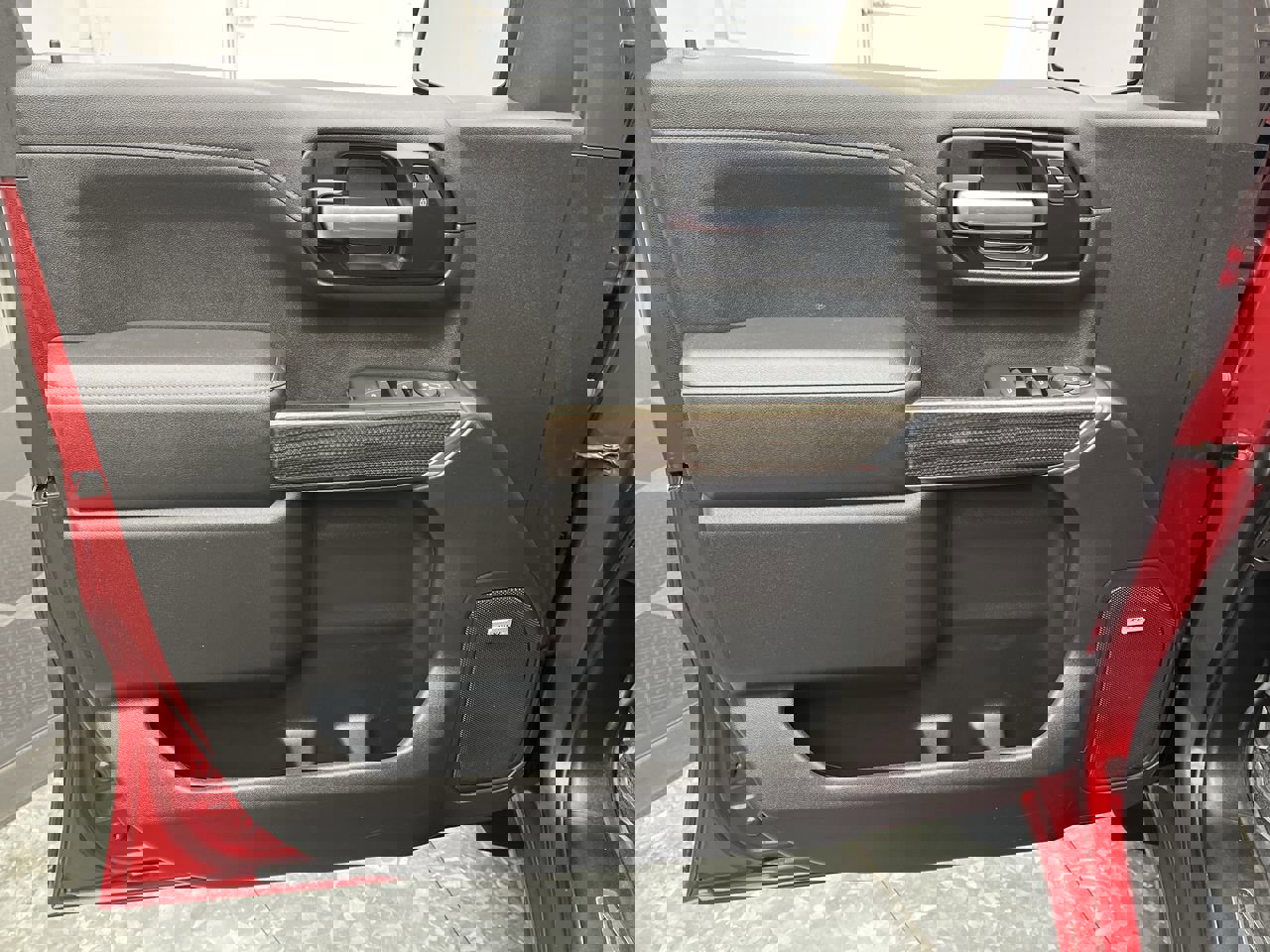 2020 Chevrolet Silverado 1500 RST photo 3