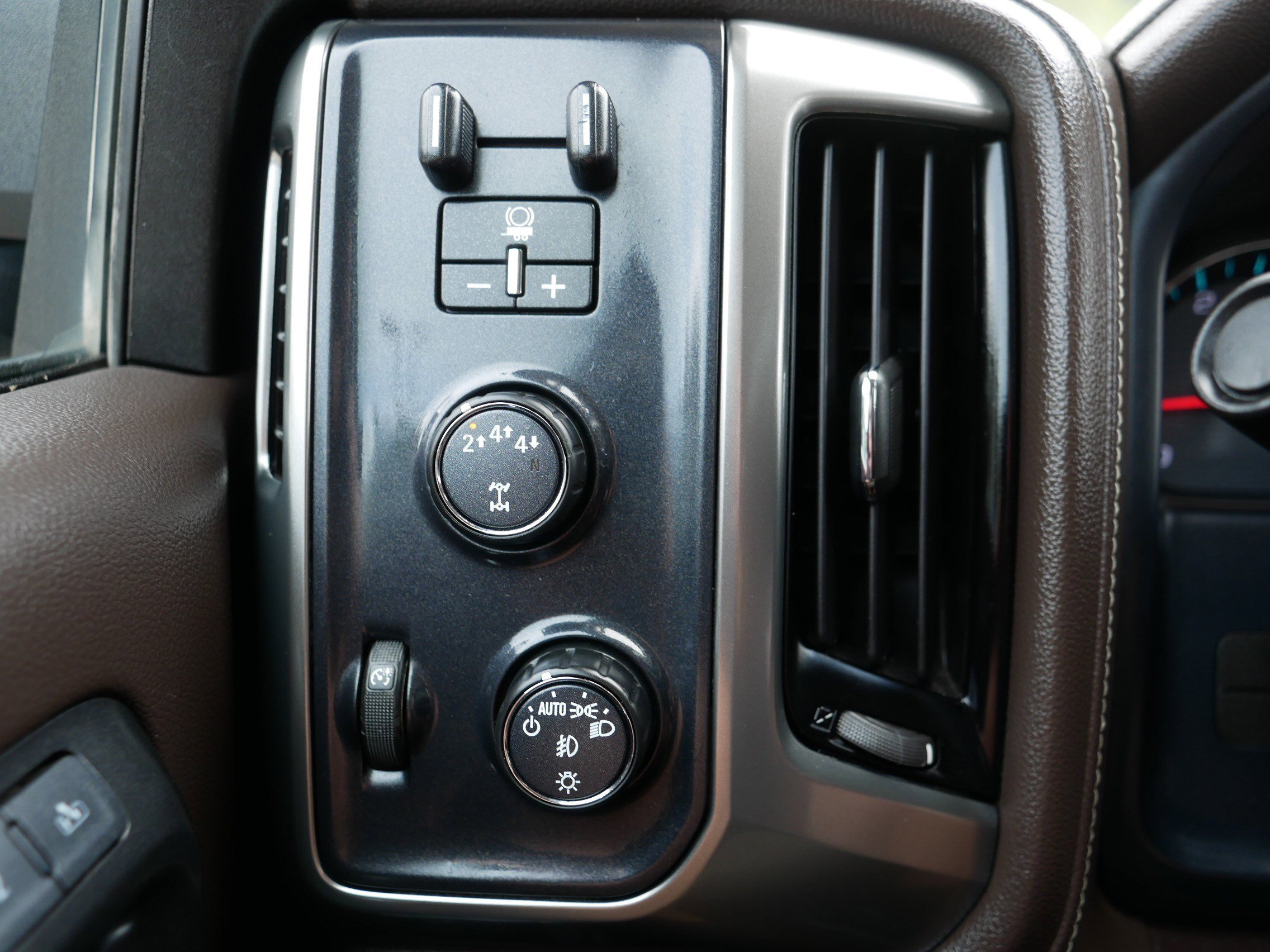 2018 Chevrolet Silverado 2500HD LTZ photo 24