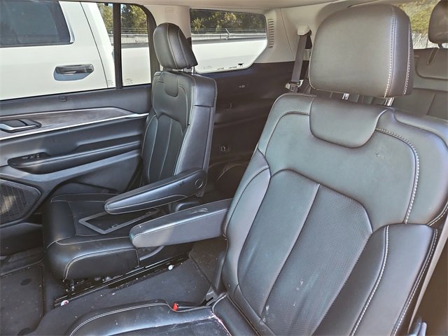 2023 Jeep Grand Cherokee Limited photo 3