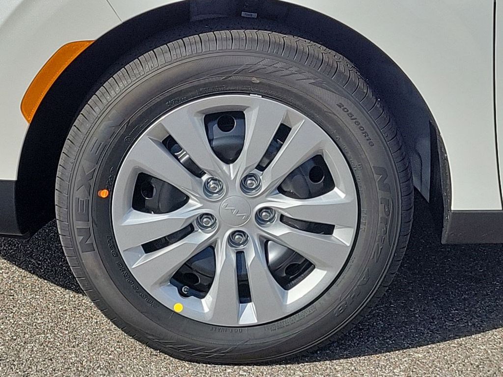 2025 Kia Soul LX photo 9