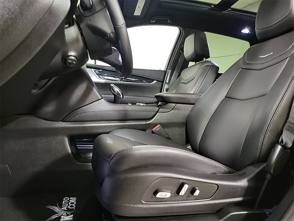2025 CADILLAC XT5 - Image 10