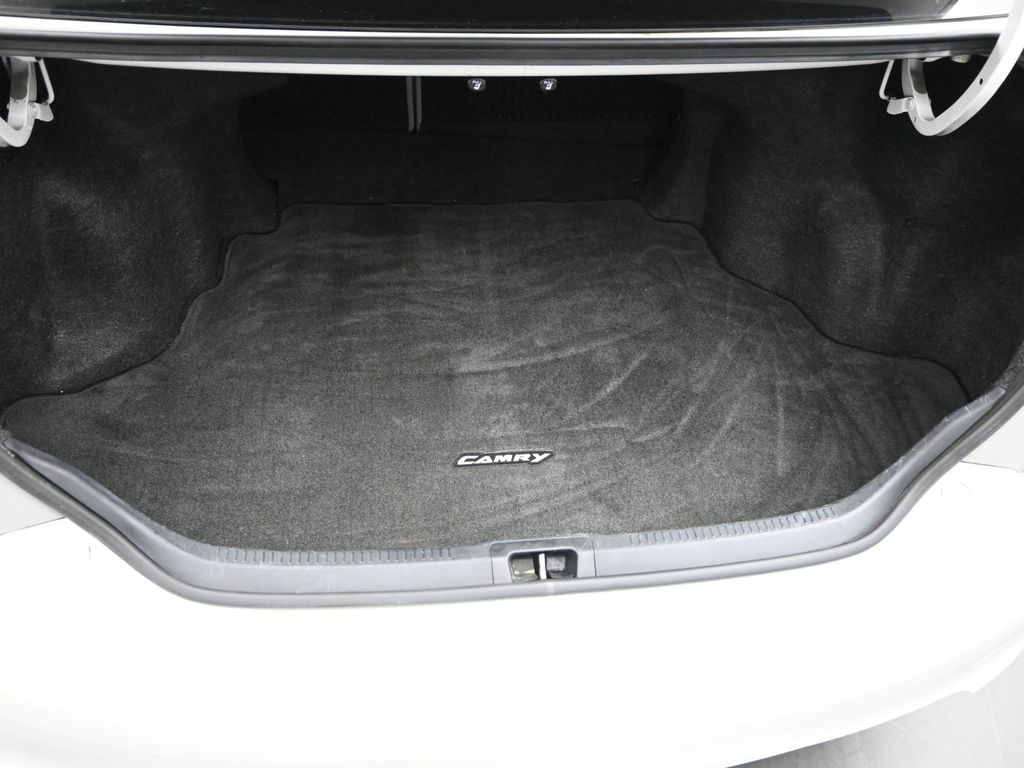 2013 Toyota Camry L photo 7