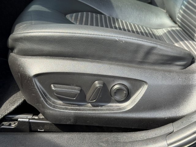 2018 Toyota Camry LE photo 12