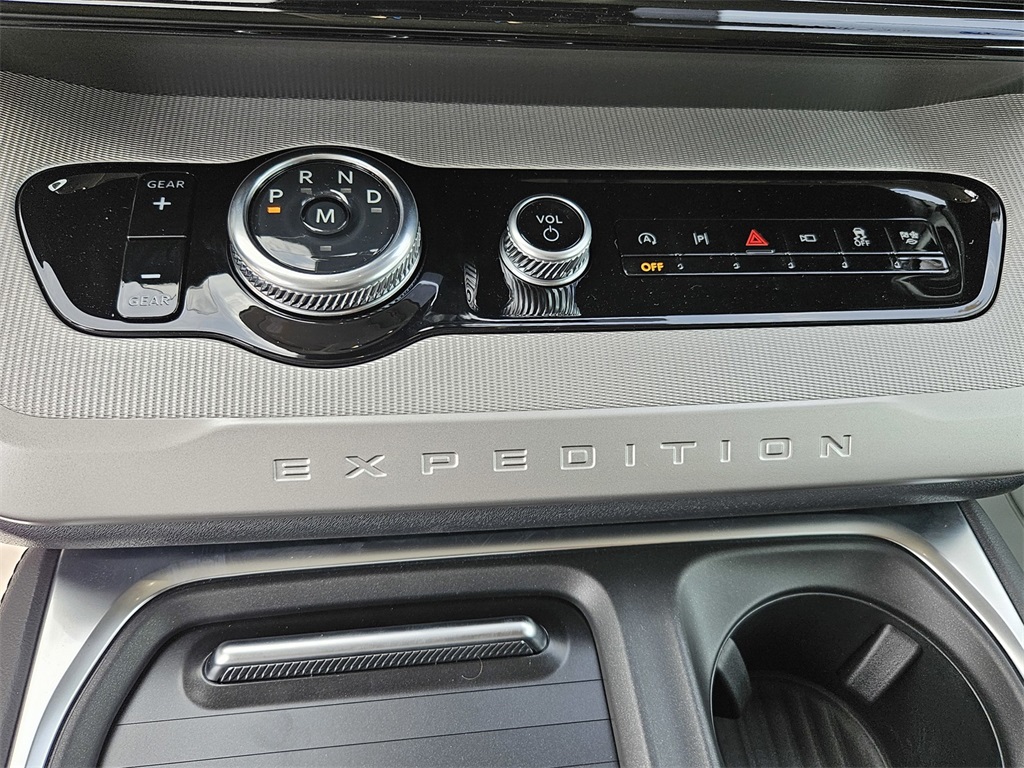 2025 Ford Expedition MAX EL photo 19