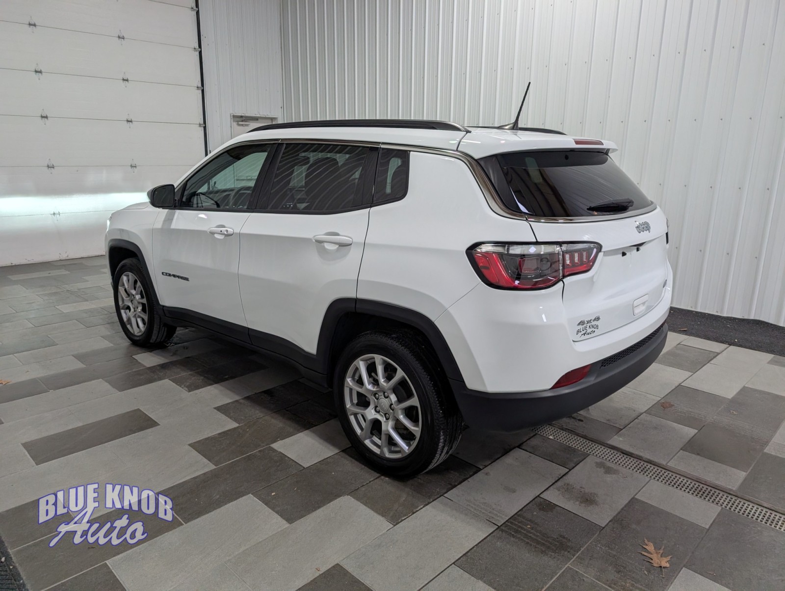 2023 Jeep Compass Latitude Lux Altitude photo 2