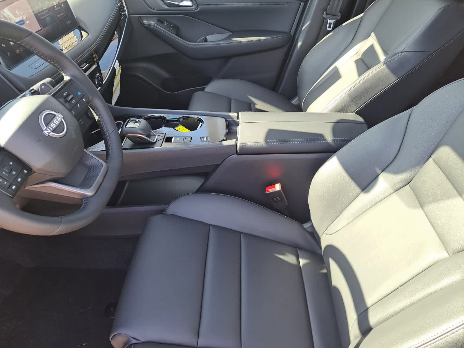 2025 Nissan Rogue SL photo 19