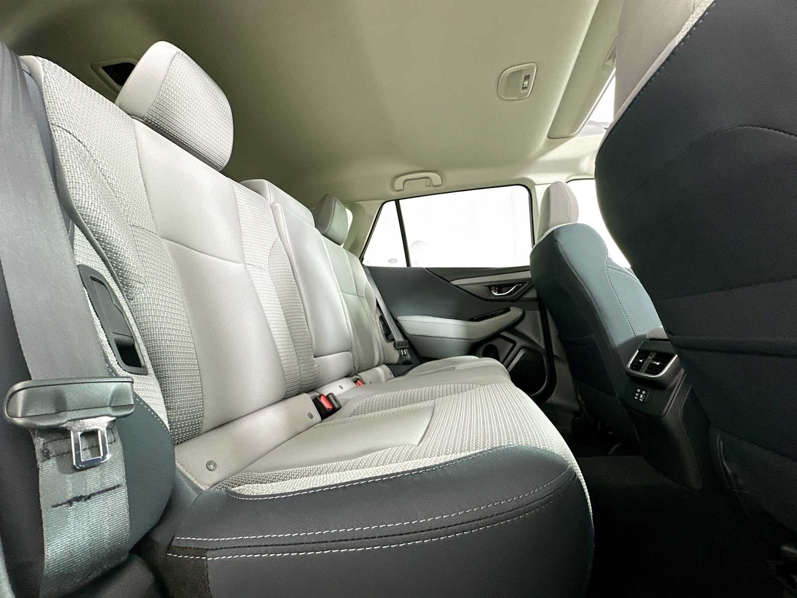 2025 Subaru Outback Premium photo 23