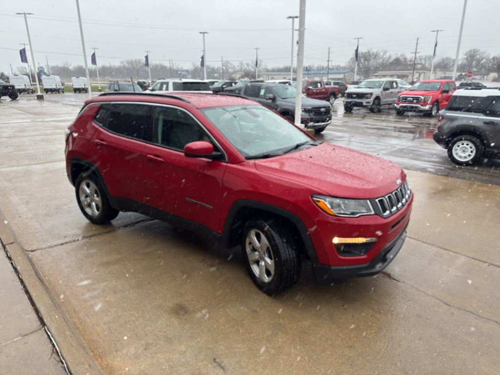 2018 Jeep Compass Latitude photo 2