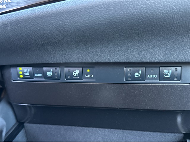 2025 Lexus ES 300h Premium photo 10