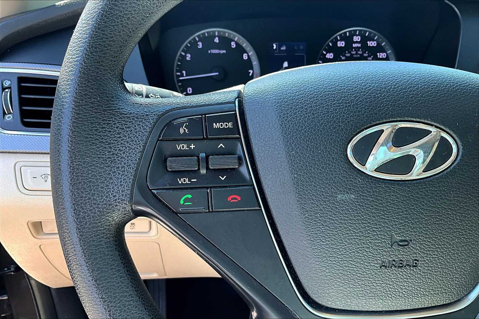 2016 Hyundai Sonata SE photo 19