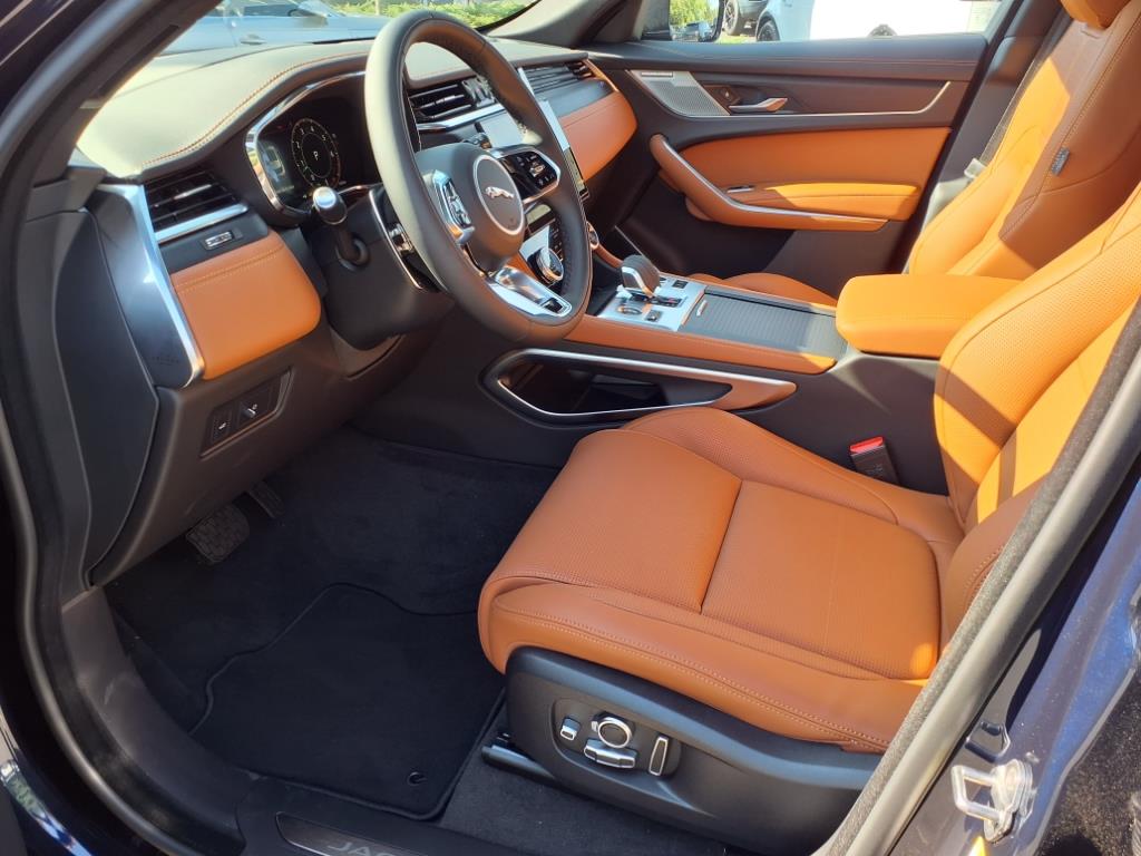 2026 Jaguar F-PACE P250 R-Dynamic S photo 16
