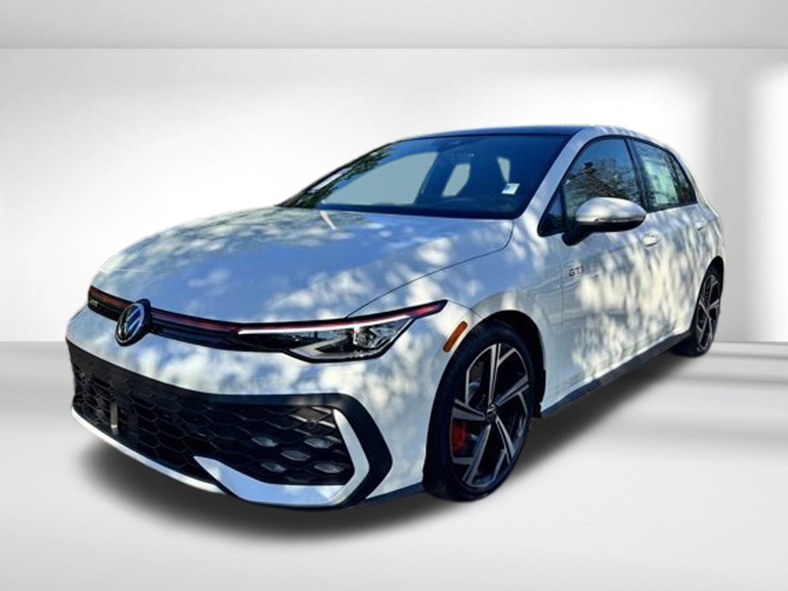 2025 Volkswagen Golf GTI SE photo 3