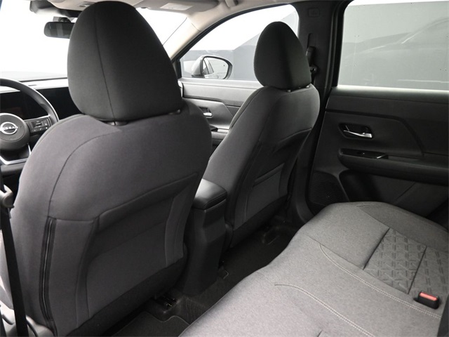 2025 Nissan Kicks SV photo 19