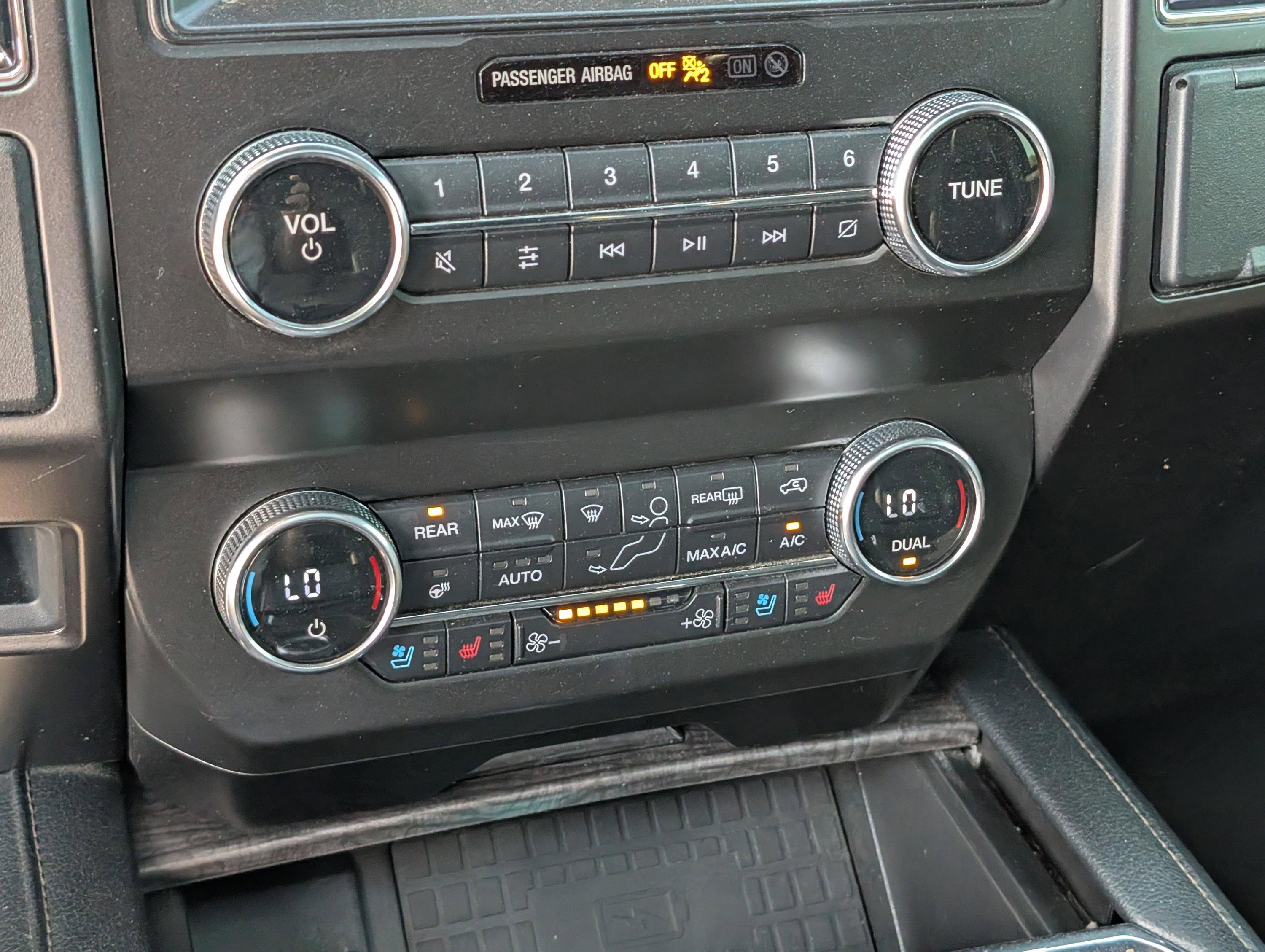 2021 Ford Expedition Limited photo 28