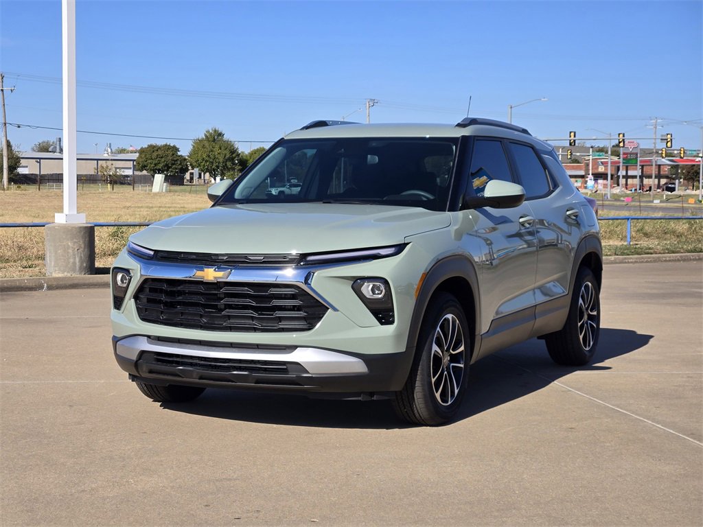 2026 Chevrolet Trailblazer LT photo 2