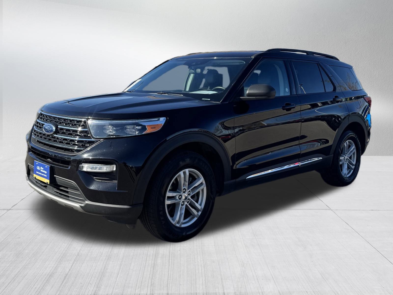 2024 Ford Explorer XLT photo 2