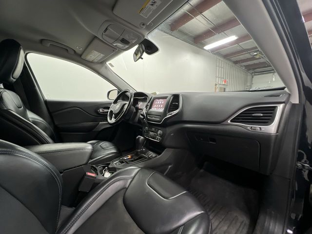 2019 Jeep Cherokee Latitude photo 23