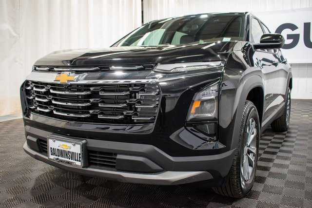 2026 Chevrolet Equinox LT photo 2