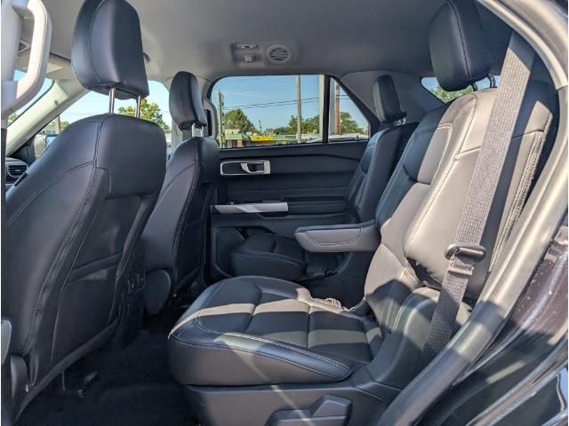 2023 Ford Explorer XLT photo 27