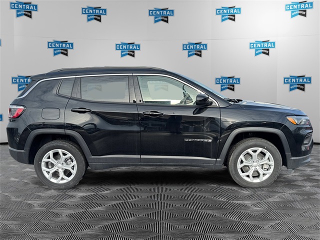 2024 Jeep Compass Latitude photo 6