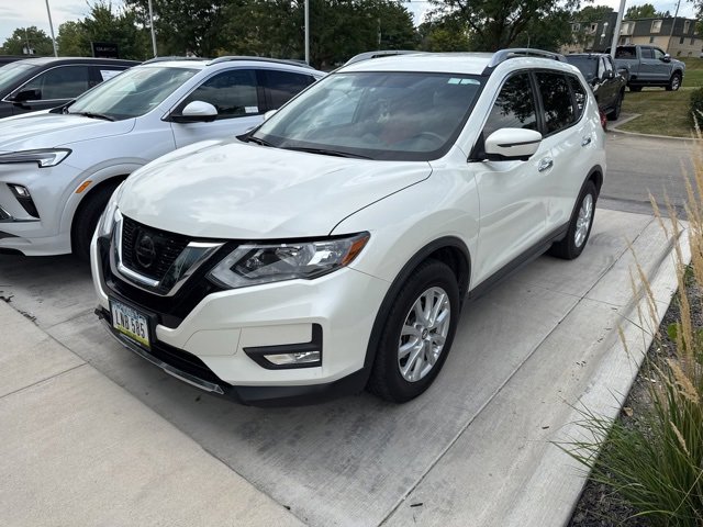 Used 2017 Nissan Rogue SV with VIN JN8AT2MT9HW401006 for sale in Clive, IA