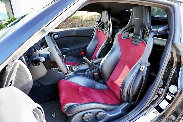 Used 2020 Black Nissan Nismo image 23