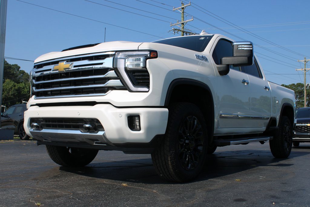 2025 Chevrolet Silverado 2500HD High Country photo 2