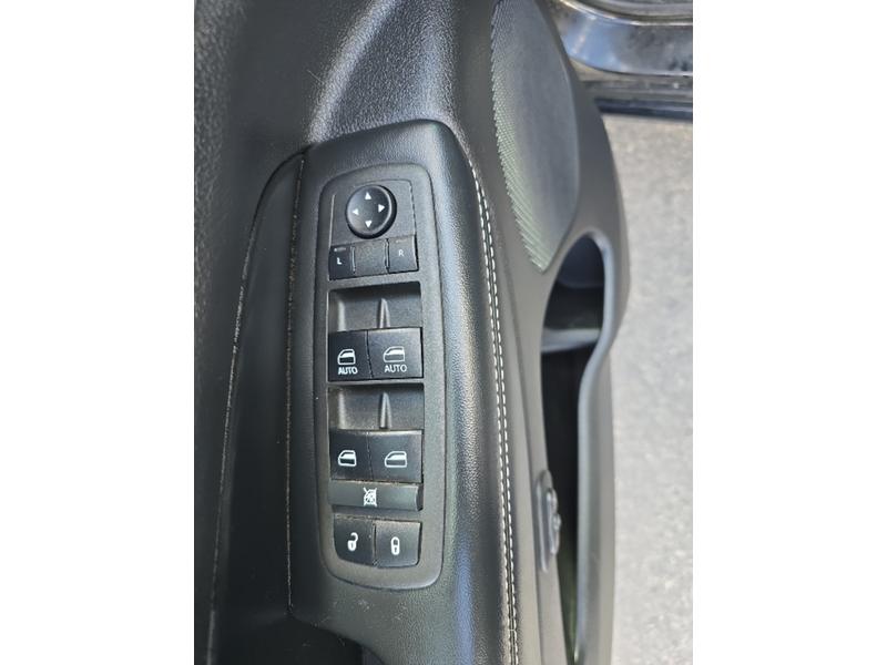 2021 Jeep Grand Cherokee Anniversary Edition photo 12