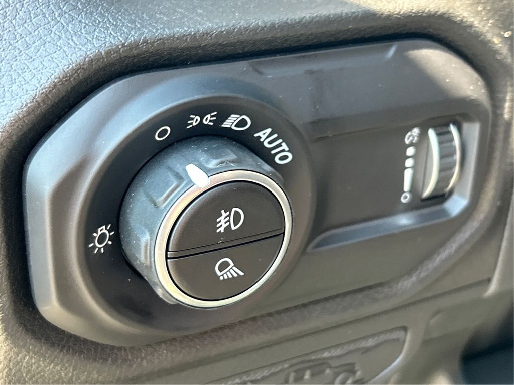 2025 Jeep Gladiator Sport S photo 34