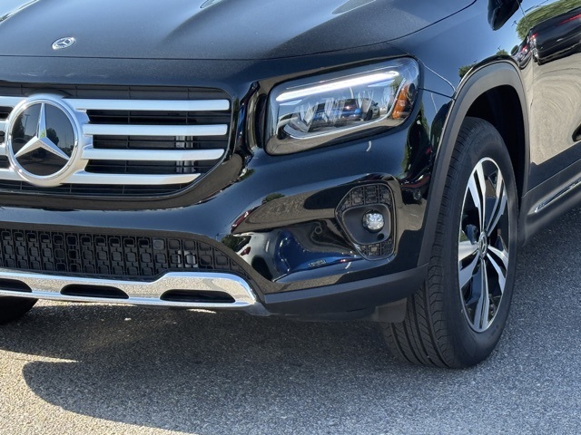 2025 Mercedes Benz GLB 250 photo 2