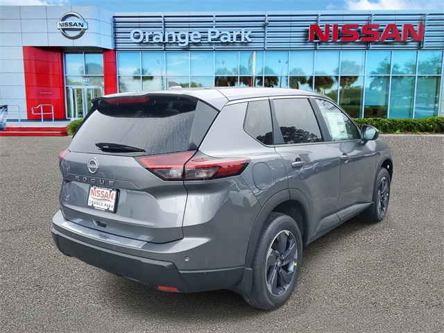 2026 Nissan Rogue SV photo 2