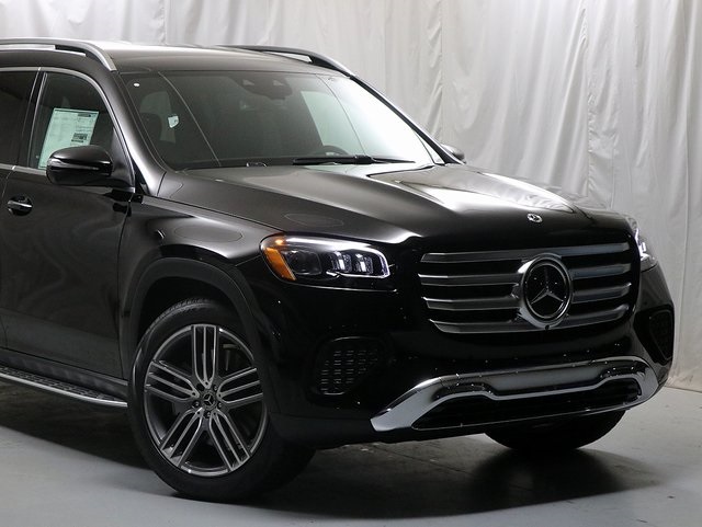 2025 Mercedes Benz GLS 450 4MATIC photo 2