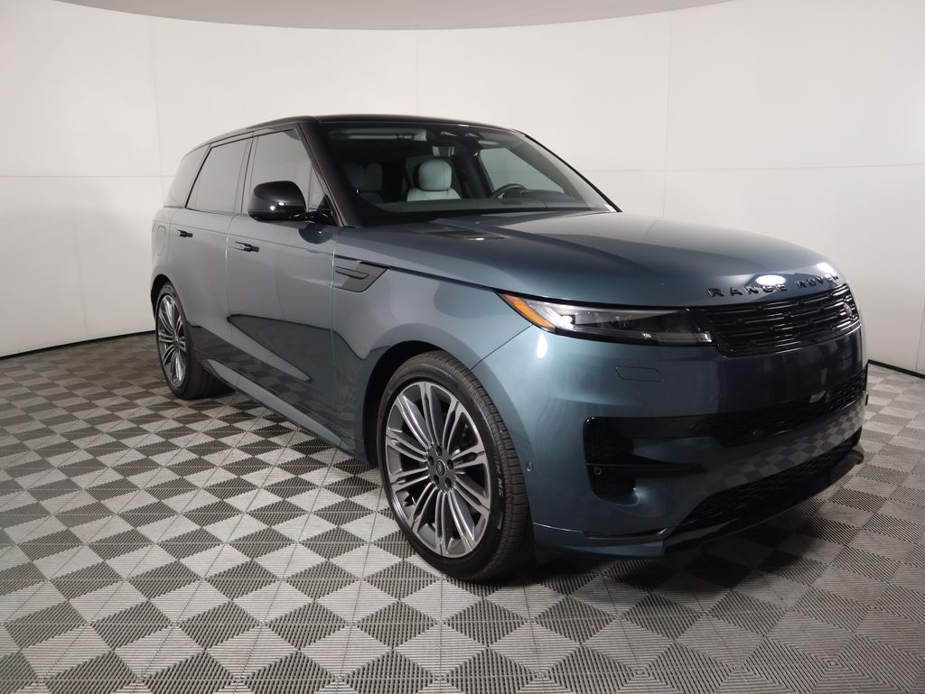 2025 Land Rover Range Rover Sport SE photo 3