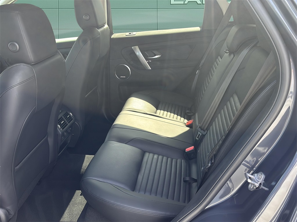 2025 Land Rover Discovery Sport S photo 14