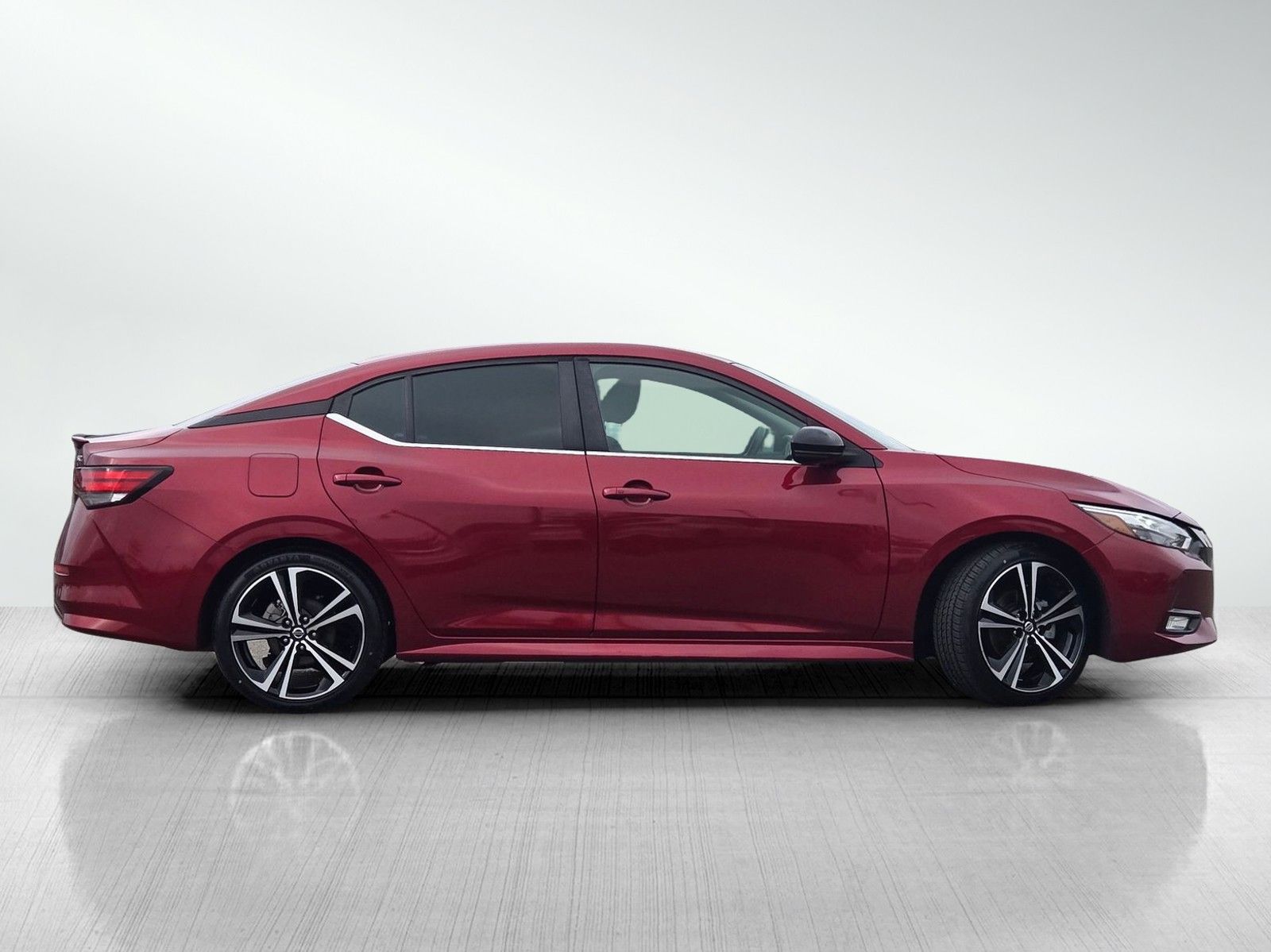 2021 Nissan Sentra SR photo 3