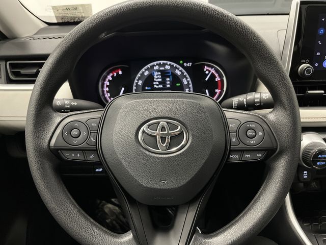 2024 Toyota RAV4 XLE photo 14