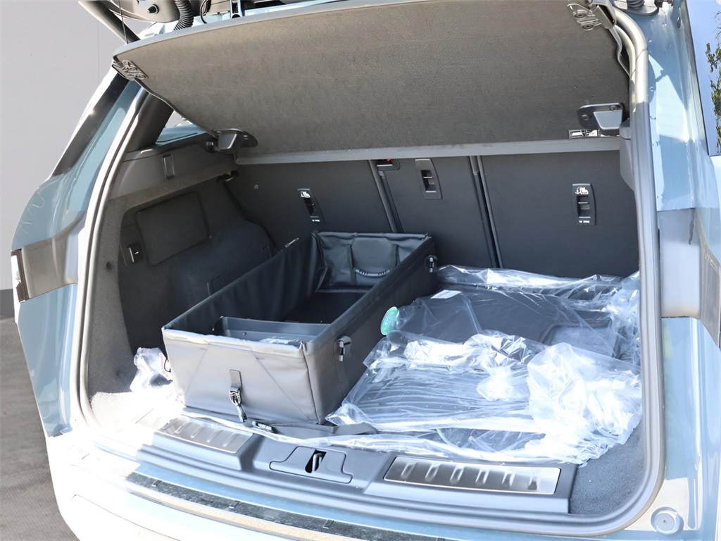 2026 Land Rover Range Rover Evoque Dynamic SE photo 16