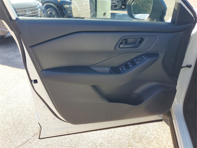 2026 Nissan Rogue S photo 3