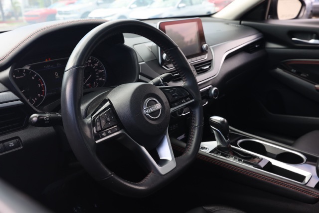 2023 Nissan Altima 2.5 SR photo 12