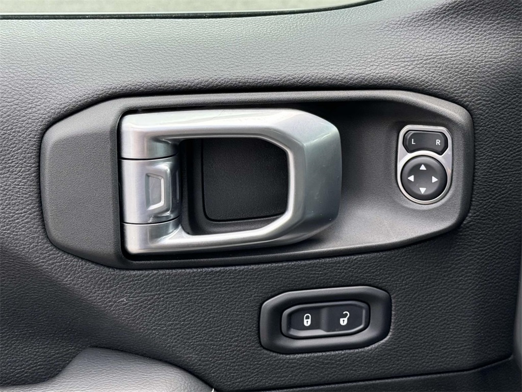 2022 Jeep Wrangler Unlimited Sahara 4xe photo 27