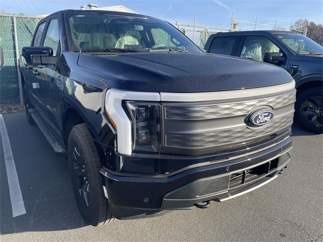 2025 Ford F-150 Lightning Lariat's photo