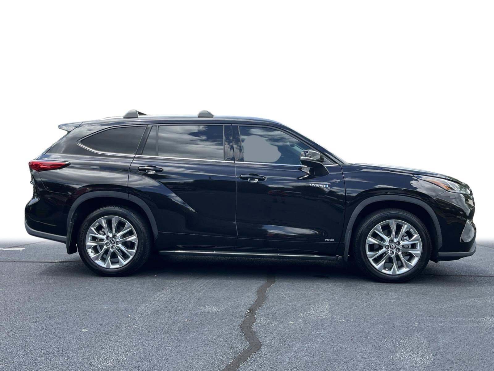 2020 Toyota Highlander Hybrid Limited photo 11