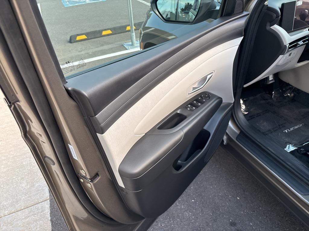 2025 Hyundai Tucson Hybrid SEL Convenience photo 13