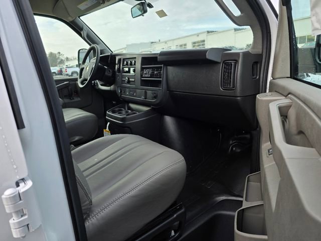2025 Chevrolet Express 2500 Work Van photo 7